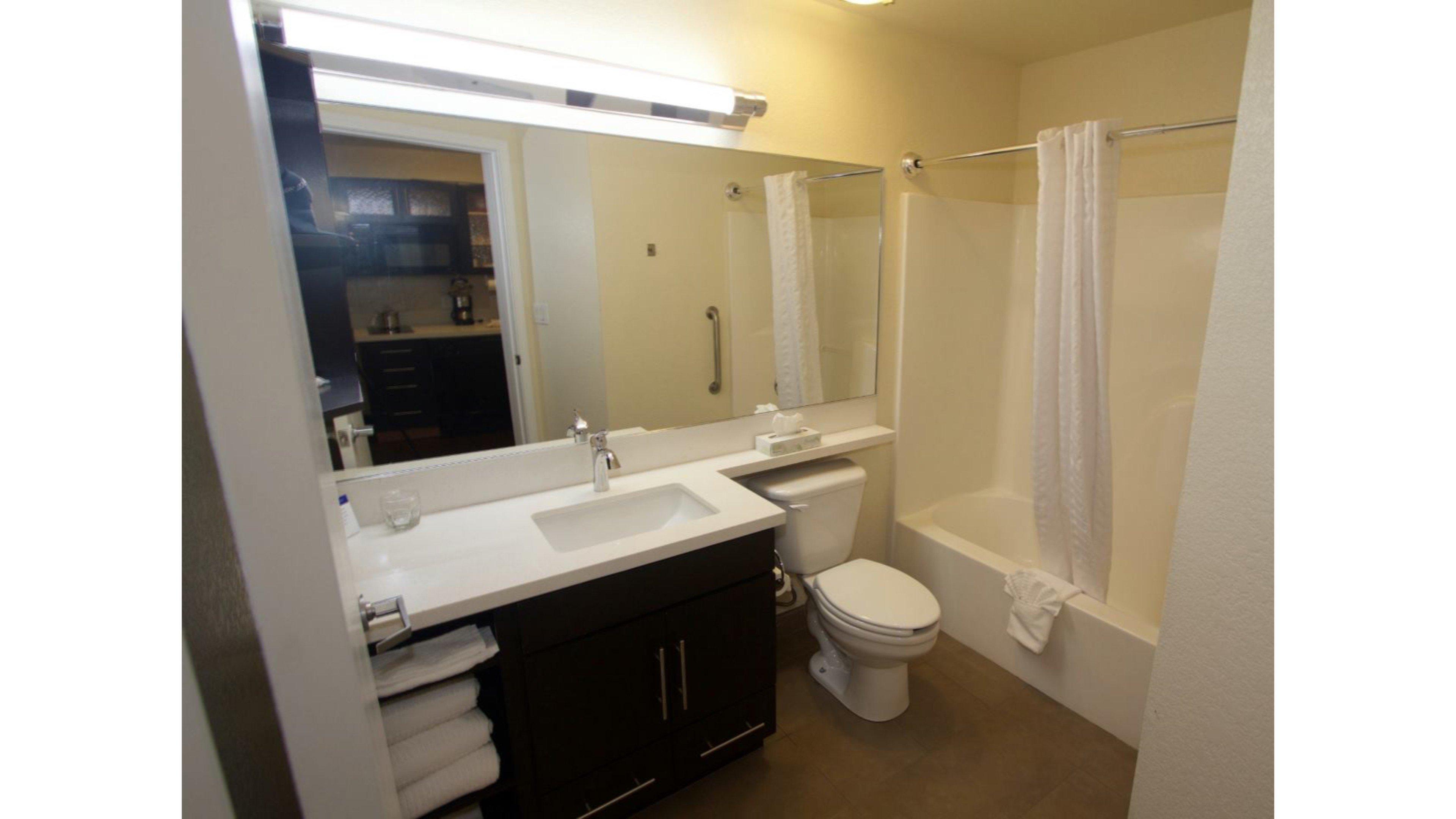 Candlewood West By Ihg 2*
